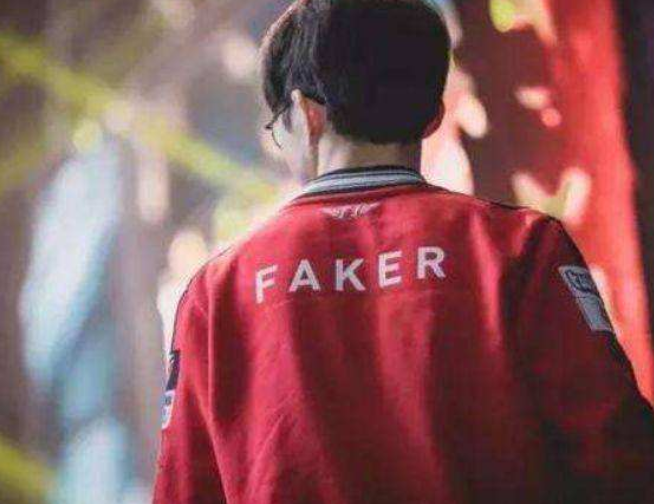  天才少年登顶电竞巅峰创造历史