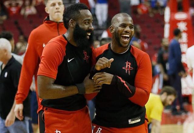  肯宁澳网捧杯开启新赛季征程