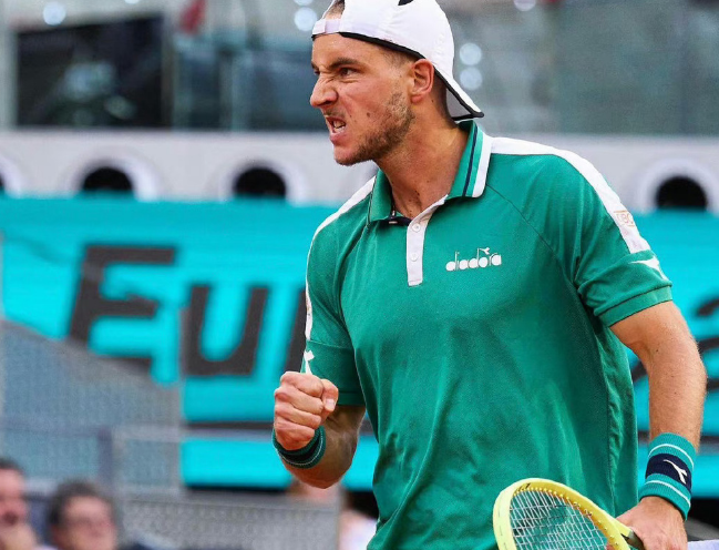  资格赛黑马一路狂奔，正赛首轮爆冷取胜