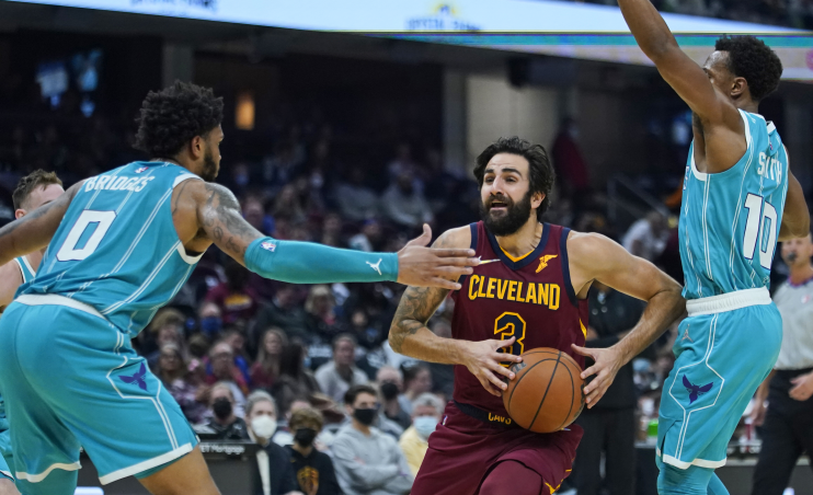  布里奇斯稳定输出太阳轻取黄蜂