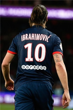  巴黎圣日耳曼豪取五连胜，强势登顶法甲  